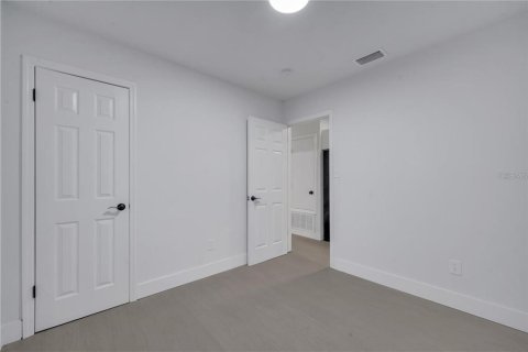 House in Orlando, Florida 5 bedrooms, 137.59 sq.m. № 1847578 - photo 22