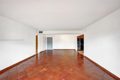 Condominio en venta en Miami, Florida, 2 dormitorios, 96.99 m2 № 1964944 - foto 2