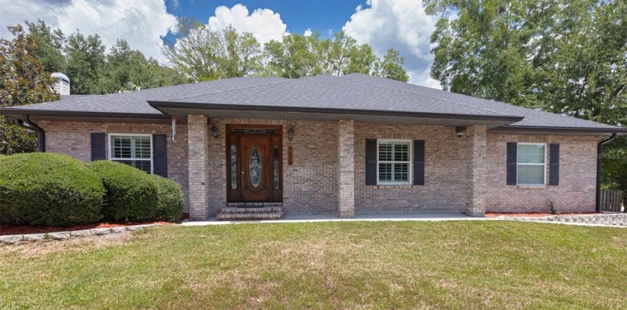 House in Gainesville, Florida 3 bedrooms, 186.64 sq.m. № 1808693
