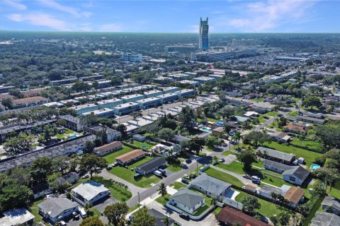 Commercial property in Dania Beach, Florida 180.42 sq.m. № 2018047 - photo 3