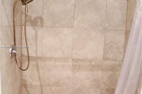 Commercial property in Dania Beach, Florida 180.42 sq.m. № 2018047 - photo 24