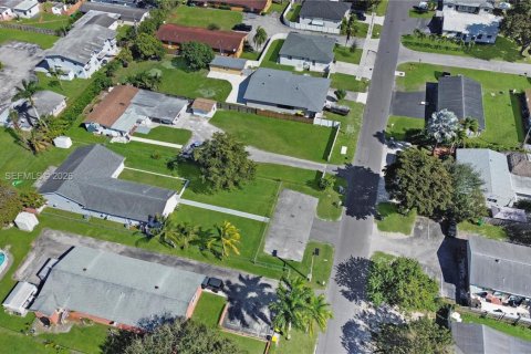 Commercial property in Dania Beach, Florida 180.42 sq.m. № 2018047 - photo 7