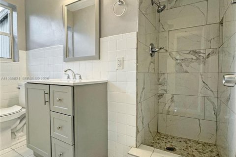 Commercial property in Dania Beach, Florida 180.42 sq.m. № 2018047 - photo 11