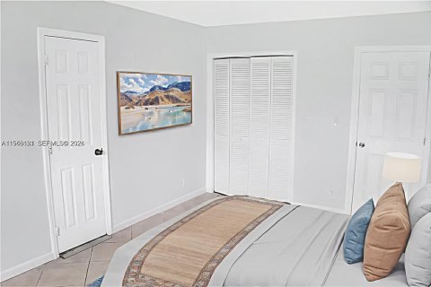 Commercial property in Dania Beach, Florida 180.42 sq.m. № 2018047 - photo 27