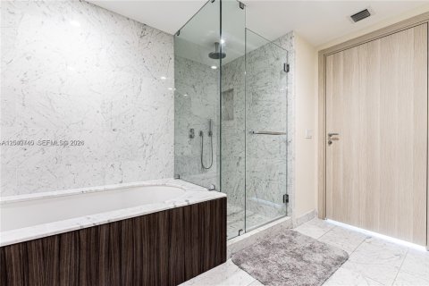 Condo in Miami, Florida, 3 bedrooms  № 2240153 - photo 11
