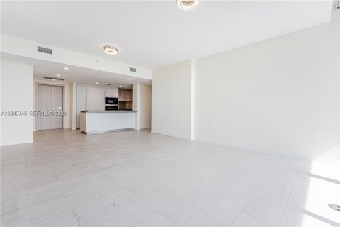 Condo in Miami, Florida, 3 bedrooms  № 2240153 - photo 10