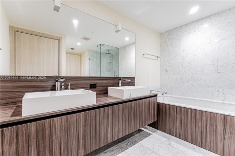 Condo in Miami, Florida, 3 bedrooms  № 2240153 - photo 12