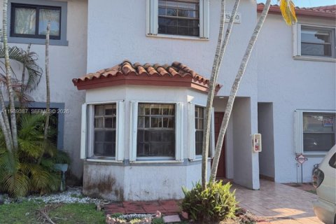 Touwnhouse à louer à Miami, Floride: 2 chambres, 112.41 m2 № 2051508 - photo 2