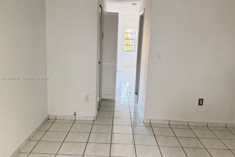 Touwnhouse à louer à Miami, Floride: 2 chambres, 112.41 m2 № 2051508 - photo 10