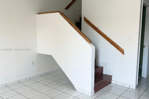Touwnhouse à louer à Miami, Floride: 2 chambres, 112.41 m2 № 2051508 - photo 5