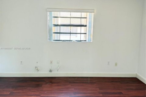 Touwnhouse à louer à Miami, Floride: 2 chambres, 112.41 m2 № 2051508 - photo 15