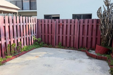 Touwnhouse à louer à Miami, Floride: 2 chambres, 112.41 m2 № 2051508 - photo 8