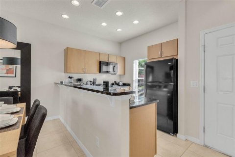Touwnhouse à vendre à Kissimmee, Floride: 2 chambres, 107.86 m2 № 2324538 - photo 10