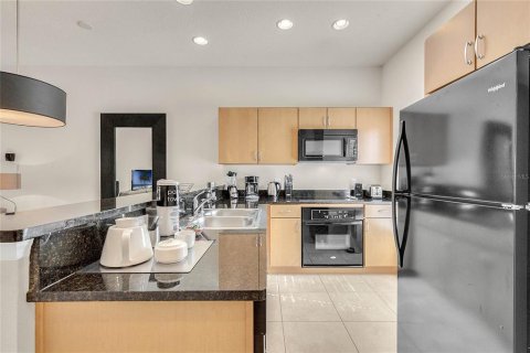Touwnhouse à vendre à Kissimmee, Floride: 2 chambres, 107.86 m2 № 2324538 - photo 11