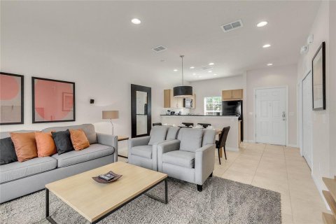 Touwnhouse à vendre à Kissimmee, Floride: 2 chambres, 107.86 m2 № 2324538 - photo 2