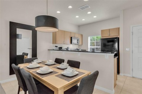 Touwnhouse à vendre à Kissimmee, Floride: 2 chambres, 107.86 m2 № 2324538 - photo 8