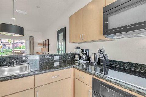 Touwnhouse à vendre à Kissimmee, Floride: 2 chambres, 107.86 m2 № 2324538 - photo 12