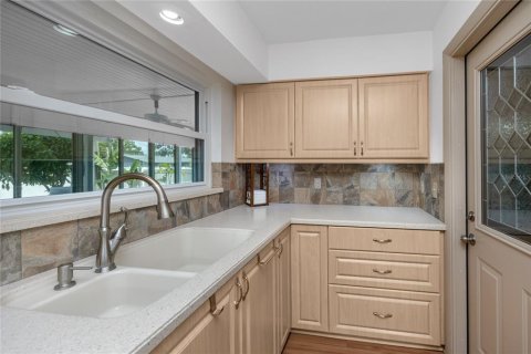 Casa en venta en Seminole, Florida, 5 dormitorios, 233.74 m2 № 1725560 - foto 19