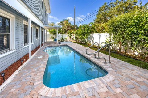 Casa en venta en Seminole, Florida, 5 dormitorios, 233.74 m2 № 1725560 - foto 22