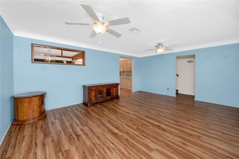 Casa en venta en Seminole, Florida, 5 dormitorios, 233.74 m2 № 1725560 - foto 13