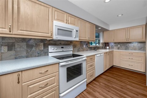 Casa en venta en Seminole, Florida, 5 dormitorios, 233.74 m2 № 1725560 - foto 17