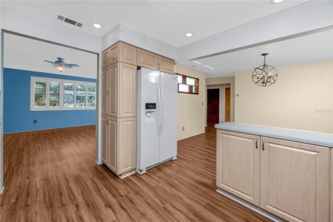 Casa en venta en Seminole, Florida, 5 dormitorios, 233.74 m2 № 1725560 - foto 18