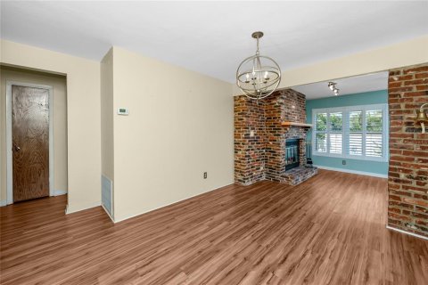 Casa en venta en Seminole, Florida, 5 dormitorios, 233.74 m2 № 1725560 - foto 9