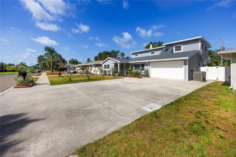 Casa en venta en Seminole, Florida, 5 dormitorios, 233.74 m2 № 1725560 - foto 2