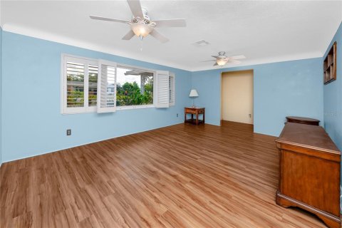 Casa en venta en Seminole, Florida, 5 dormitorios, 233.74 m2 № 1725560 - foto 12