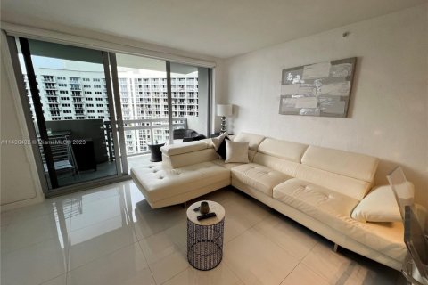 Condo in Miami Beach, Florida, 1 bedroom № 2014092 - photo 4