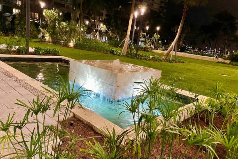 Condo in Miami Beach, Florida, 1 bedroom № 2014092 - photo 17