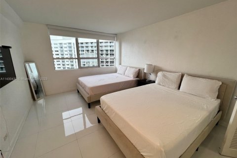 Condo in Miami Beach, Florida, 1 bedroom № 2014092 - photo 7