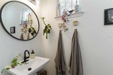 House in Gainesville, Florida 4 bedrooms, 169.92 sq.m. № 1879806 - photo 16