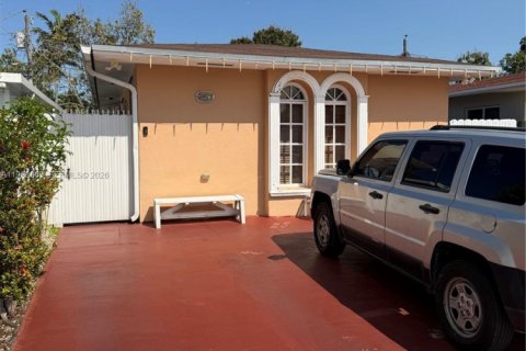 Casa en Hialeah, Florida 3 dormitorios, 92.9 m2 № 2050649