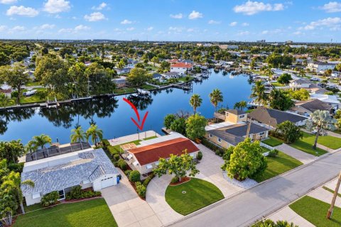 Villa ou maison à vendre à Saint Petersburg, Floride: 3 chambres, 129.32 m2 № 2416970 - photo 2