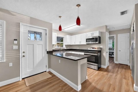Villa ou maison à vendre à Saint Petersburg, Floride: 3 chambres, 129.32 m2 № 2416970 - photo 8