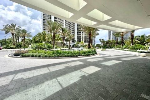 Copropriété à louer à Aventura, Floride: 3 chambres, 303.23 m2 № 1990366 - photo 4