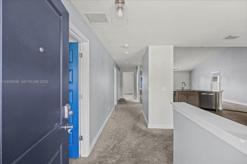 Villa ou maison à vendre à Port St. Lucie, Floride: 4 chambres, 177.26 m2 № 2406052 - photo 4