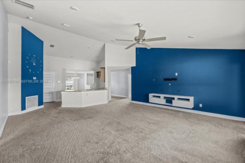 Villa ou maison à vendre à Port St. Lucie, Floride: 4 chambres, 177.26 m2 № 2406052 - photo 12