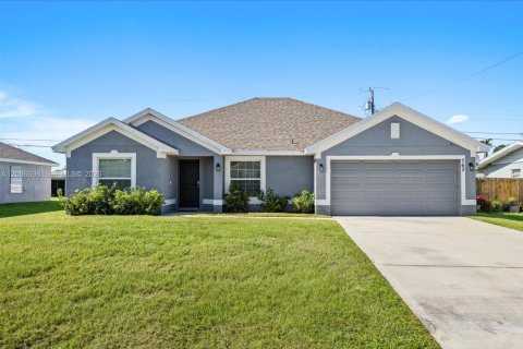Villa ou maison à Port St. Lucie, Floride 4 chambres, 177.26 m2 № 2406052