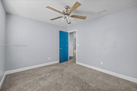 Villa ou maison à vendre à Port St. Lucie, Floride: 4 chambres, 177.26 m2 № 2406052 - photo 23