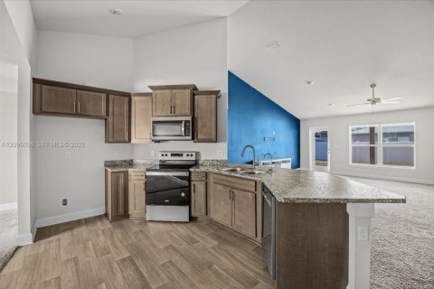 Villa ou maison à vendre à Port St. Lucie, Floride: 4 chambres, 177.26 m2 № 2406052 - photo 10
