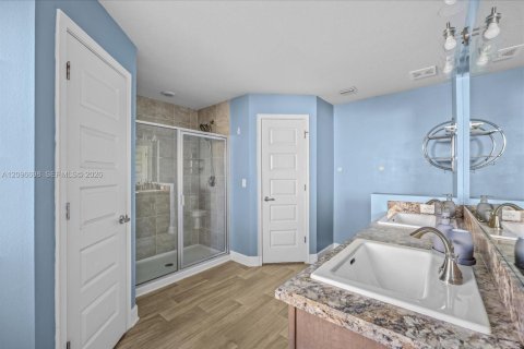 Villa ou maison à vendre à Port St. Lucie, Floride: 4 chambres, 177.26 m2 № 2406052 - photo 15