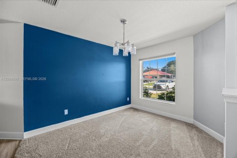 Villa ou maison à vendre à Port St. Lucie, Floride: 4 chambres, 177.26 m2 № 2406052 - photo 6
