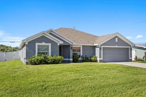 Villa ou maison à vendre à Port St. Lucie, Floride: 4 chambres, 177.26 m2 № 2406052 - photo 2