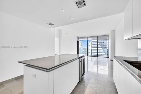 Condo in Miami, Florida, 1 bedroom  № 1938053 - photo 4