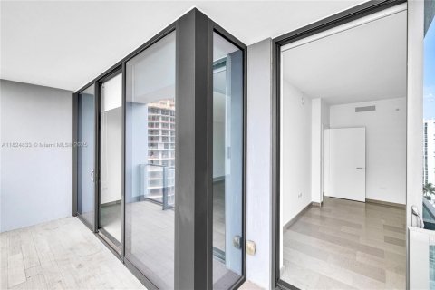 Condo in Miami, Florida, 1 bedroom  № 1938053 - photo 15