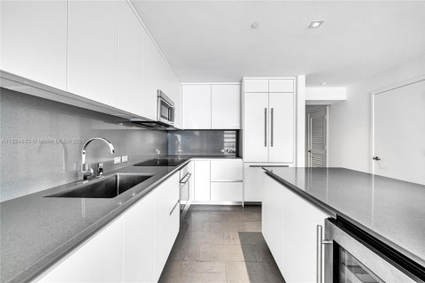 Condominio en venta en Miami, Florida, 1 dormitorio, 82.31 m2 № 1938053 - foto 16