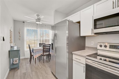 House in Port Charlotte, Florida 3 bedrooms, 81.2 sq.m. № 1788261 - photo 9