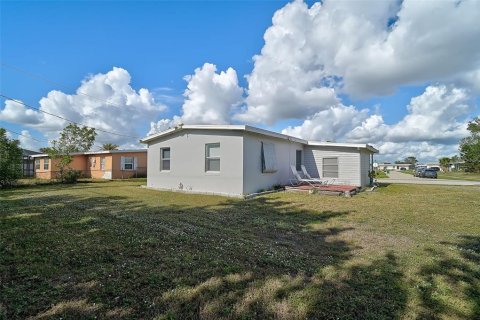 House in Port Charlotte, Florida 3 bedrooms, 81.2 sq.m. № 1788261 - photo 24